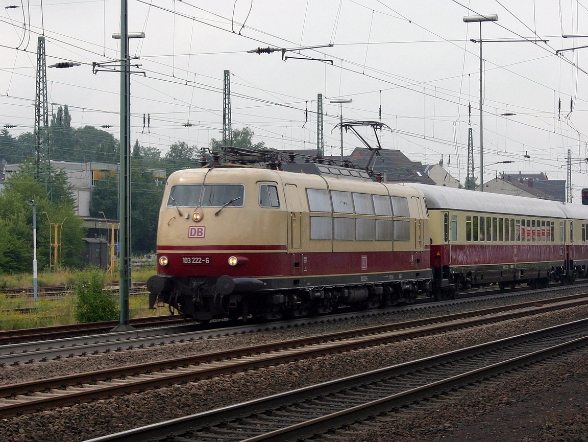 ② 2 Revues Eisenbahn Journal Edition Spéciale DB V 200 — Trains